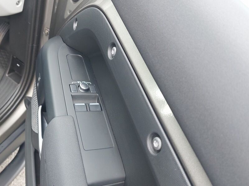 More views of Land Rover Defender