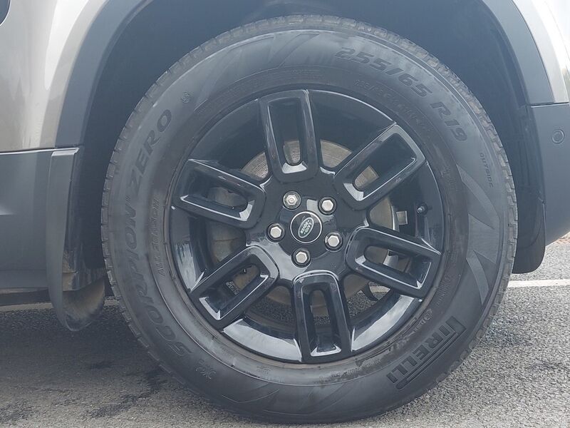 More views of Land Rover Defender