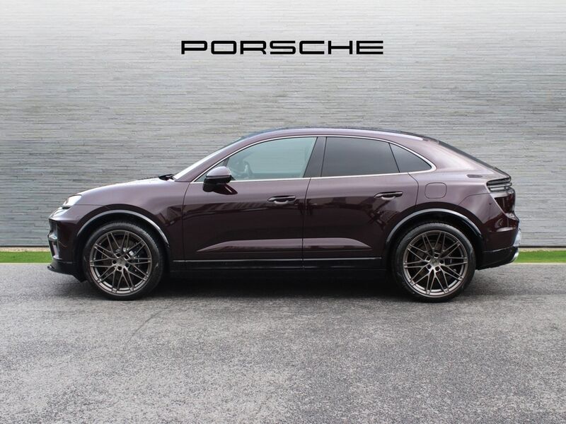 More views of Porsche Macan