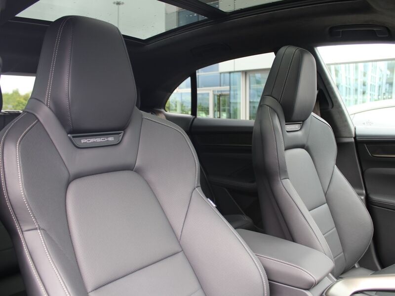 More views of Porsche Macan