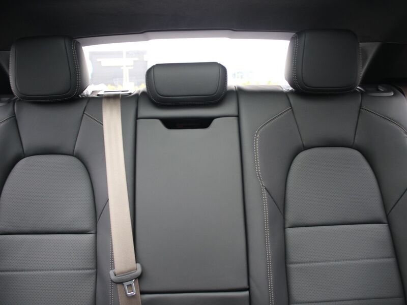 More views of Porsche Macan