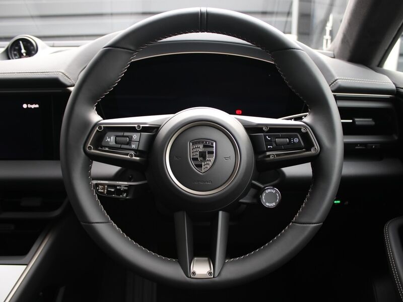More views of Porsche Macan