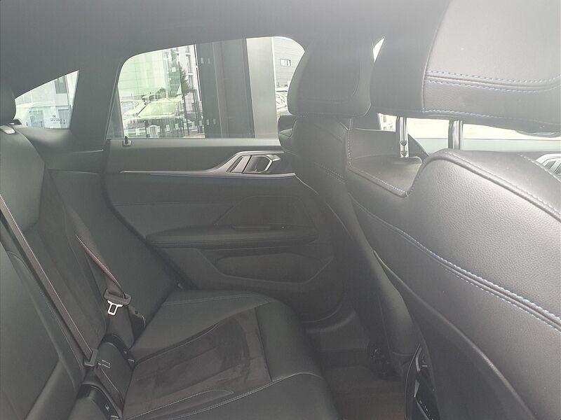 More views of BMW i4