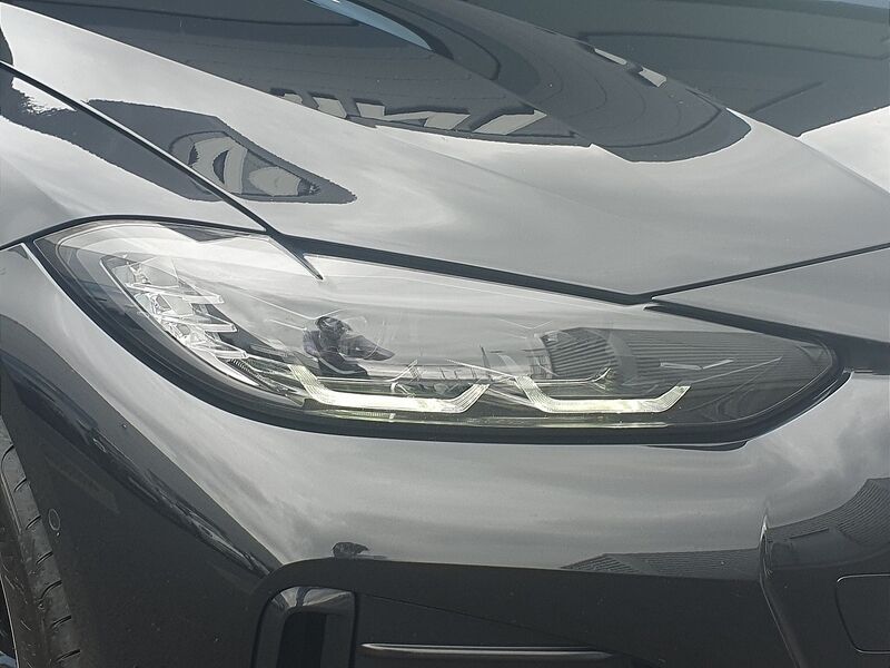 More views of BMW i4