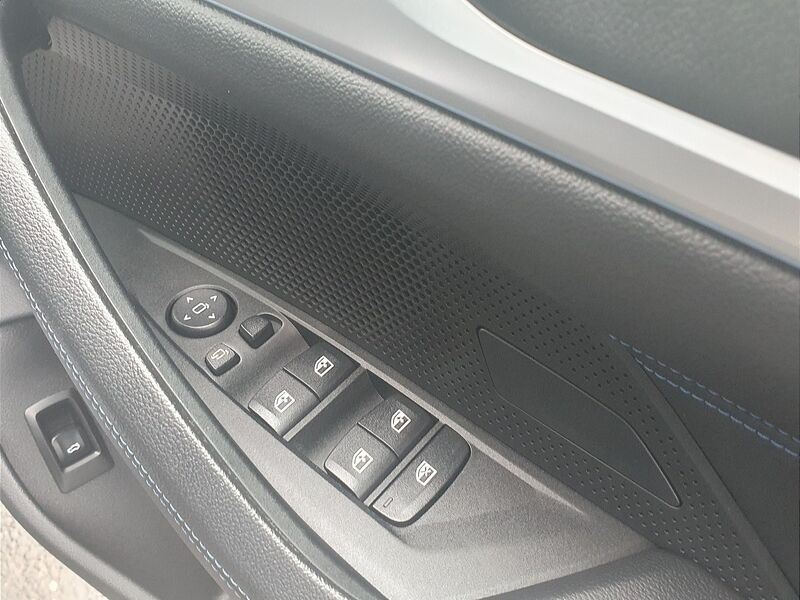 More views of BMW i4