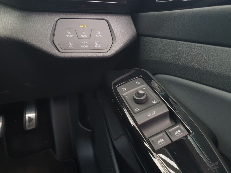 More views of Volkswagen ID.5