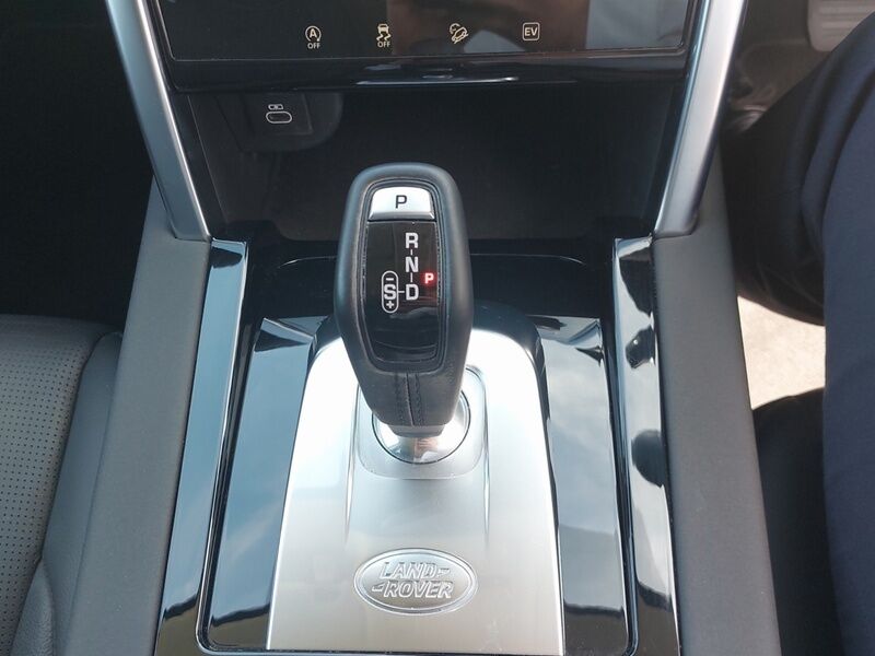 More views of Land Rover Discovery Sport