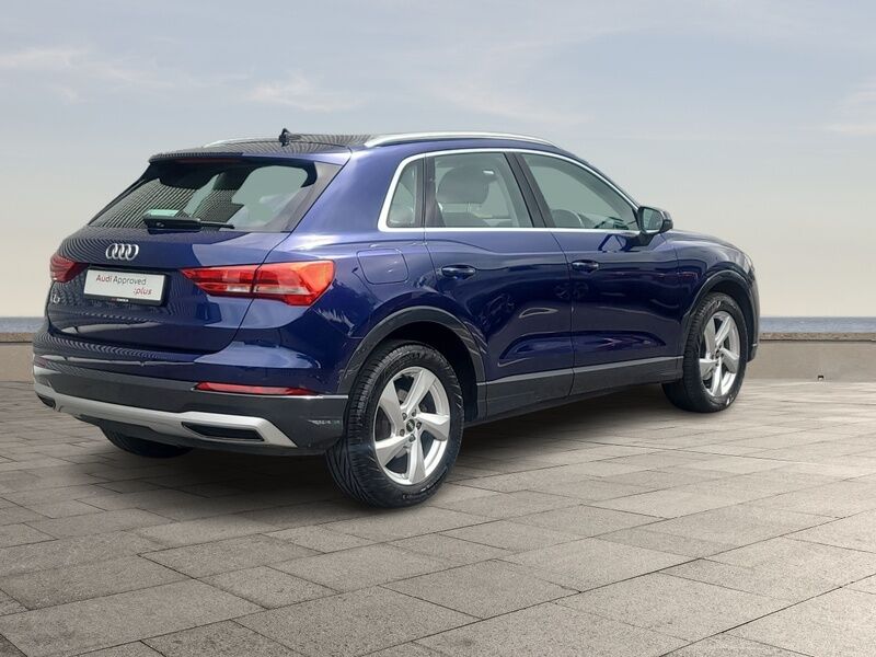 More views of Audi Q3