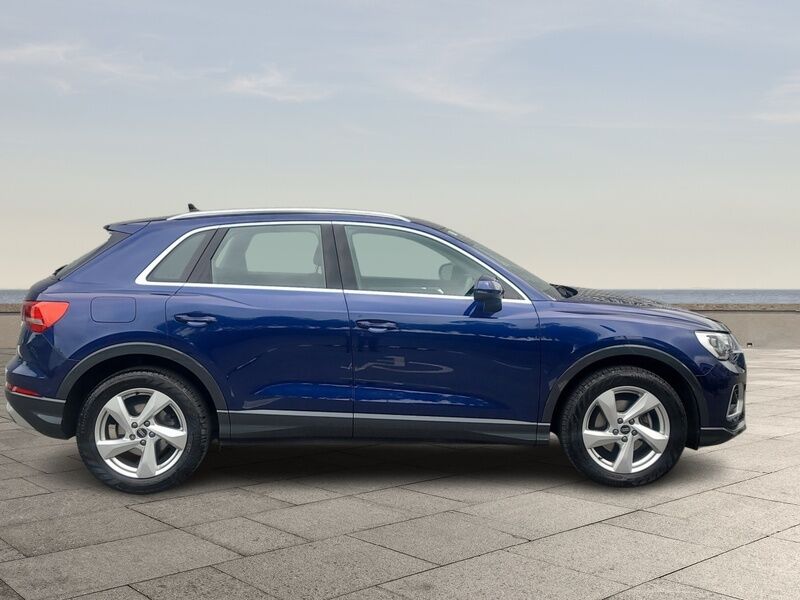 More views of Audi Q3