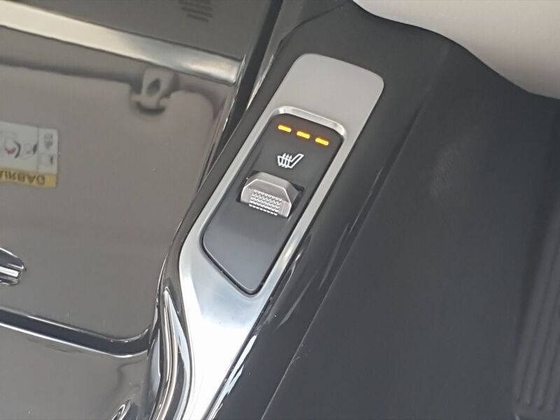 More views of Kia Sorento