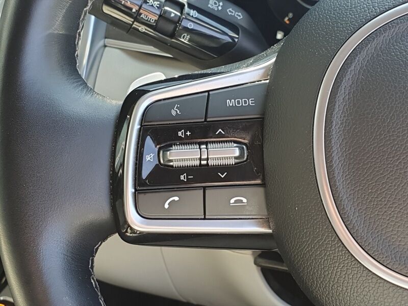 More views of Kia Sorento