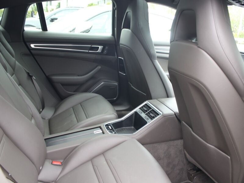 More views of Porsche Panamera