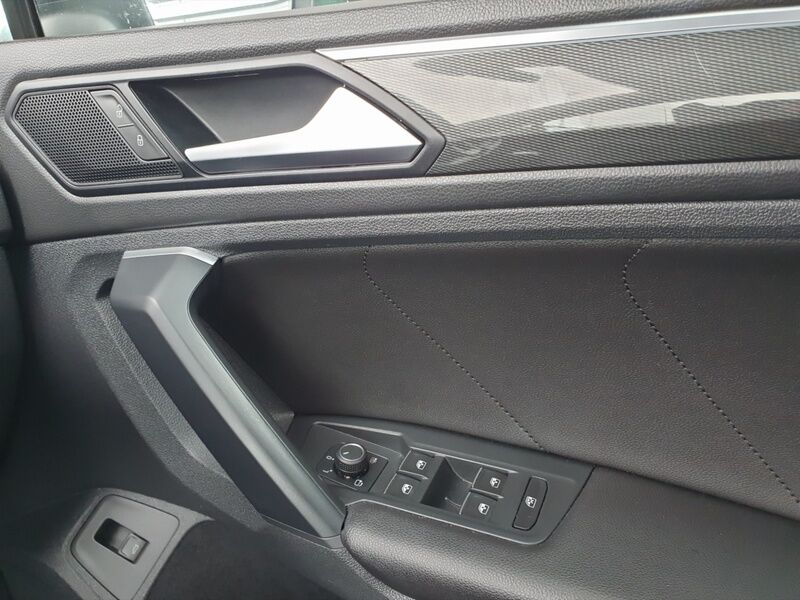 More views of Volkswagen Tiguan