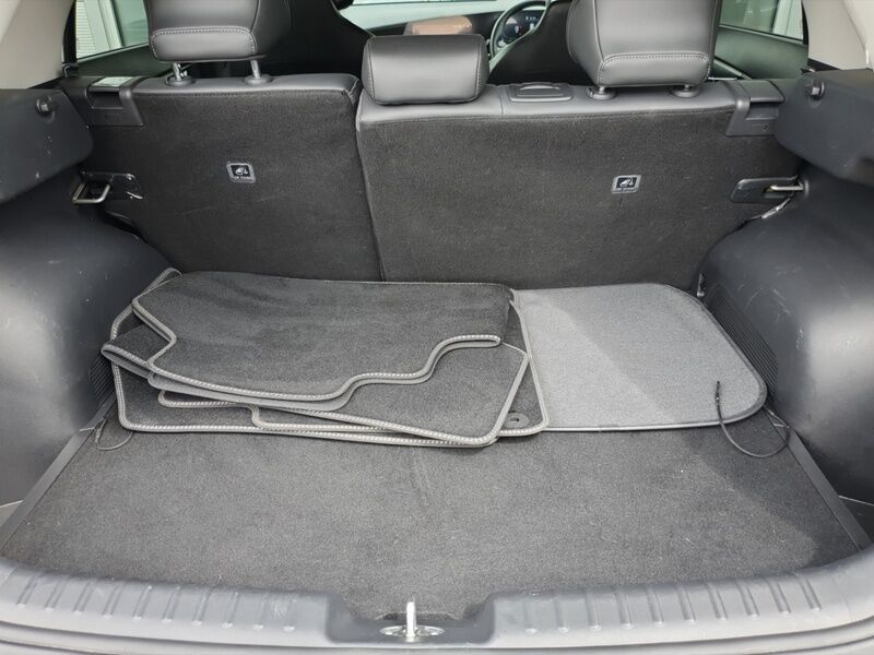 More views of Kia Niro