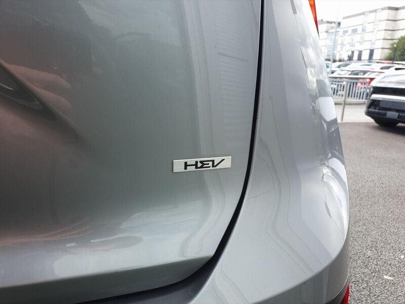 More views of Kia Niro