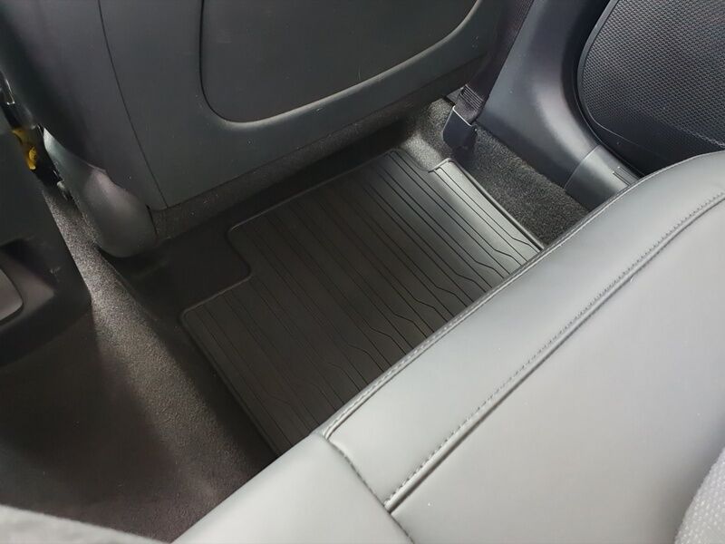 More views of Kia Niro