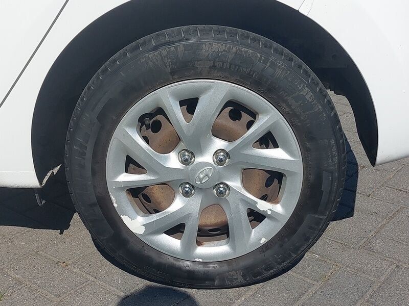 More views of Hyundai i10