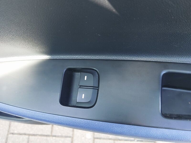 More views of Hyundai i10