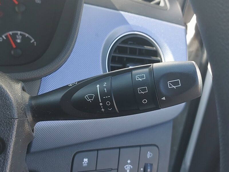 More views of Hyundai i10