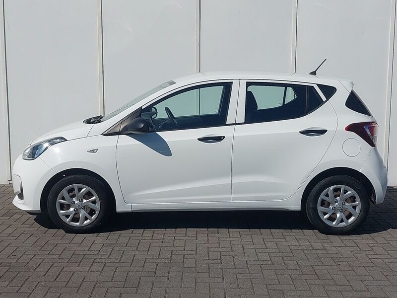 More views of Hyundai i10