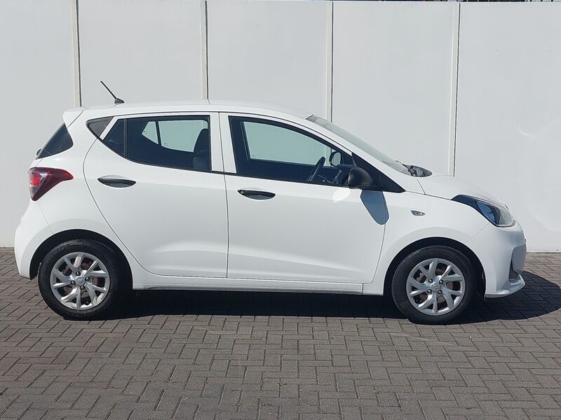 More views of Hyundai i10