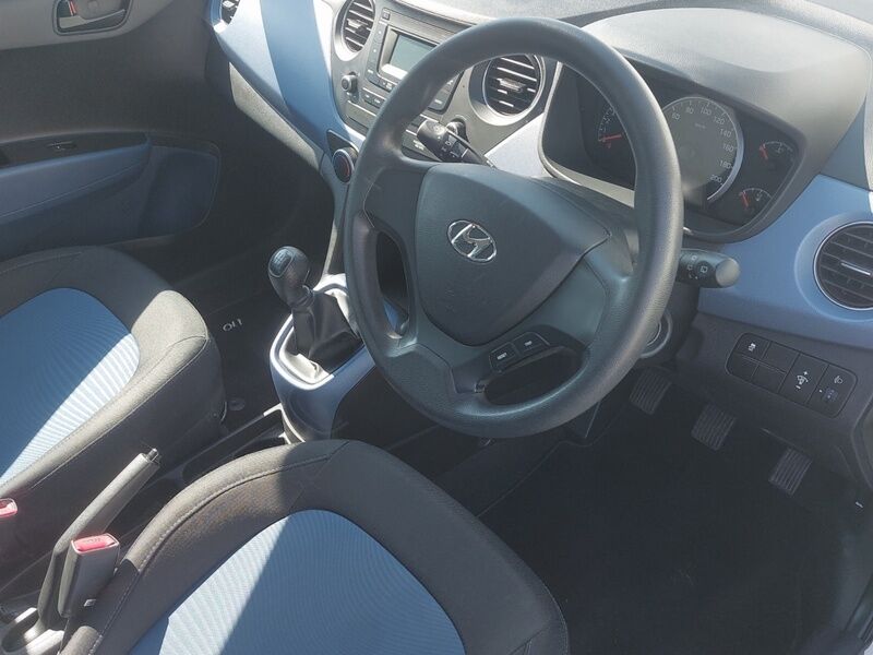 More views of Hyundai i10