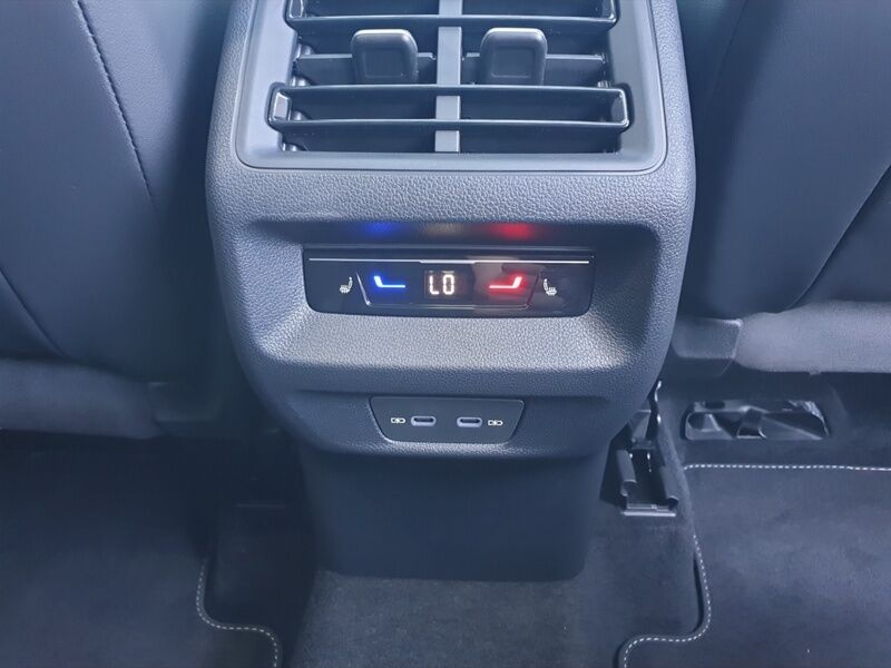 More views of Volkswagen Tiguan