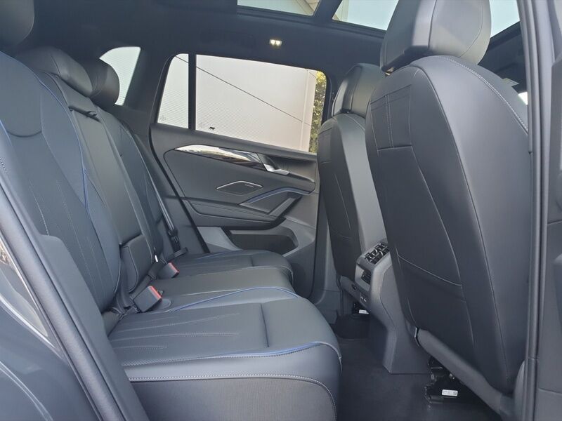 More views of Volkswagen Tiguan