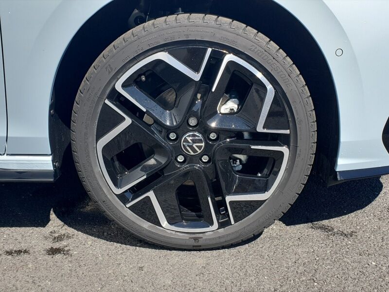 More views of Volkswagen Golf