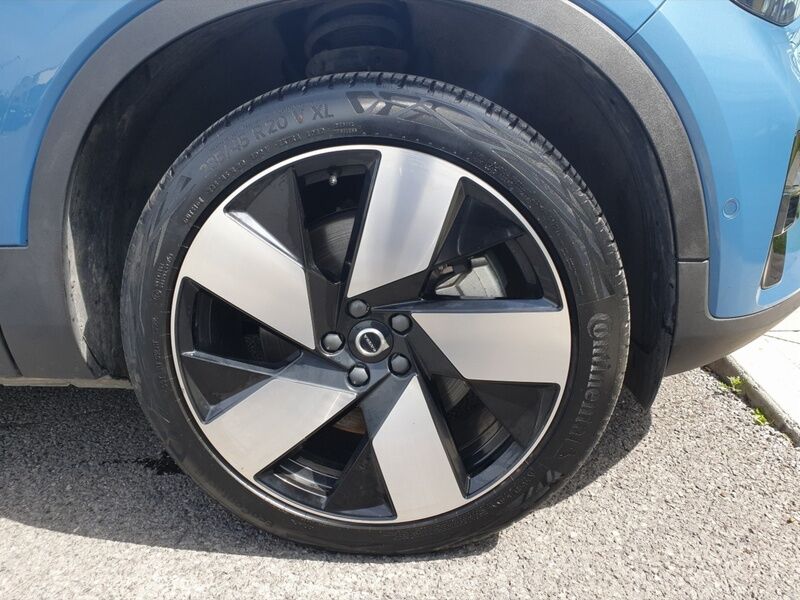 More views of Volvo XC40