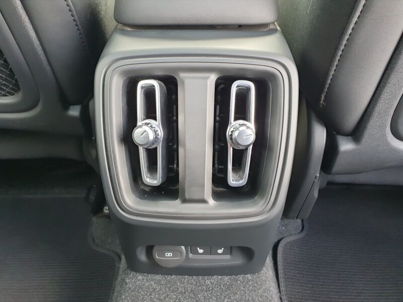 More views of Volvo XC40