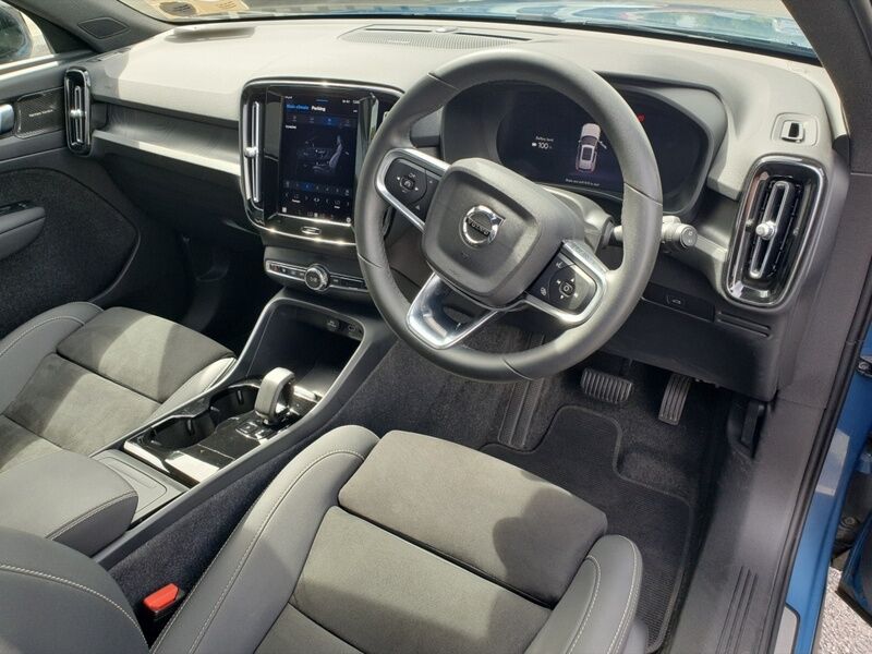 More views of Volvo XC40