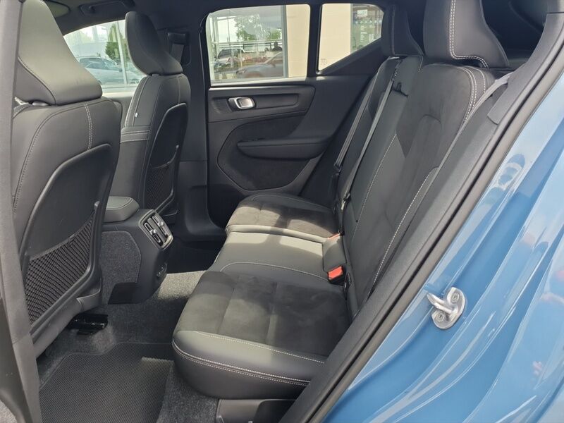 More views of Volvo XC40