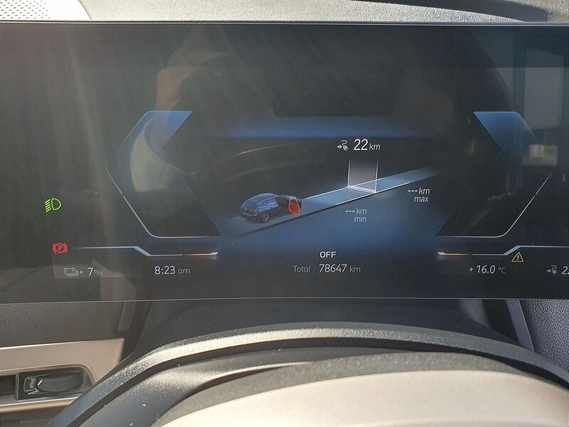 More views of BMW iX