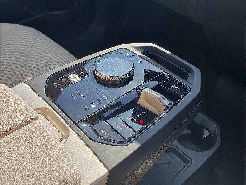 More views of BMW iX