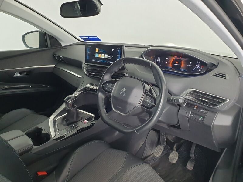 More views of Peugeot 3008