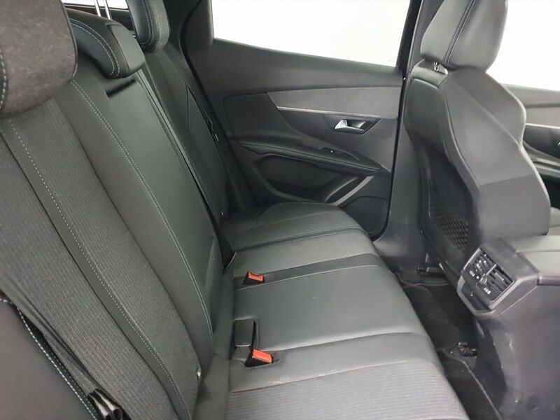 More views of Peugeot 3008