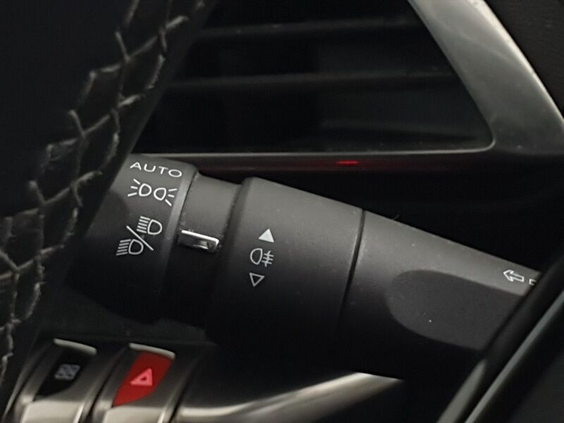 More views of Peugeot 3008