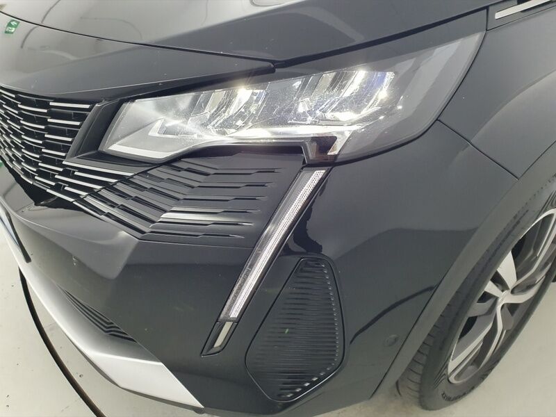 More views of Peugeot 3008