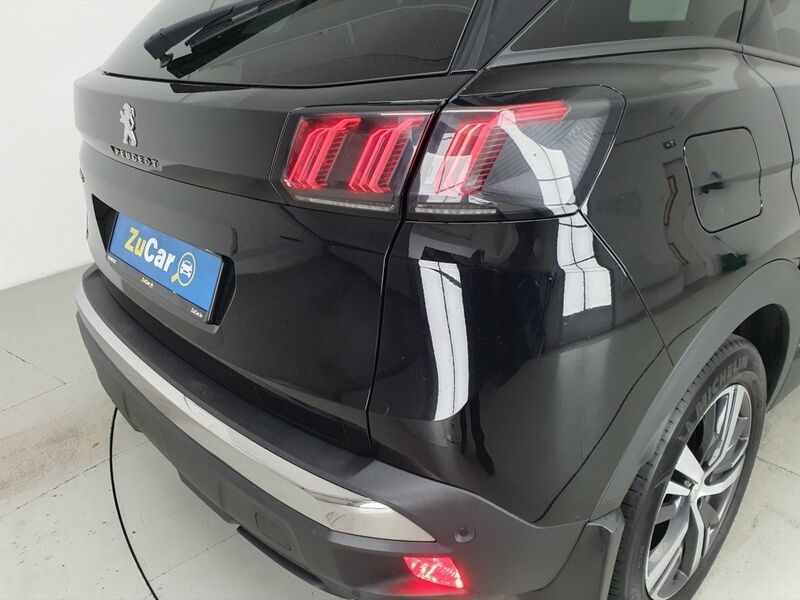 More views of Peugeot 3008