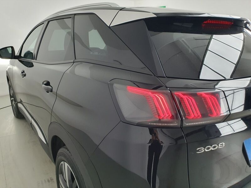More views of Peugeot 3008