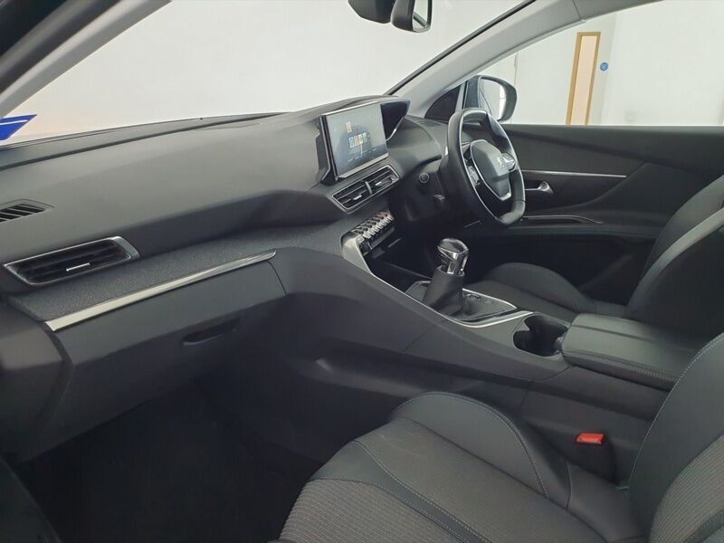More views of Peugeot 3008