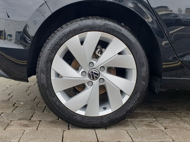 More views of Volkswagen Golf