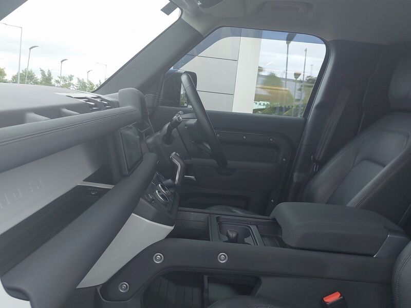 More views of Land Rover Defender