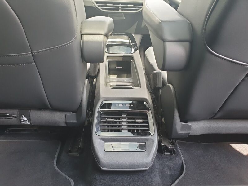 More views of Volkswagen ID.5