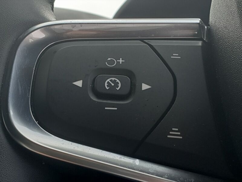 More views of Volvo XC40