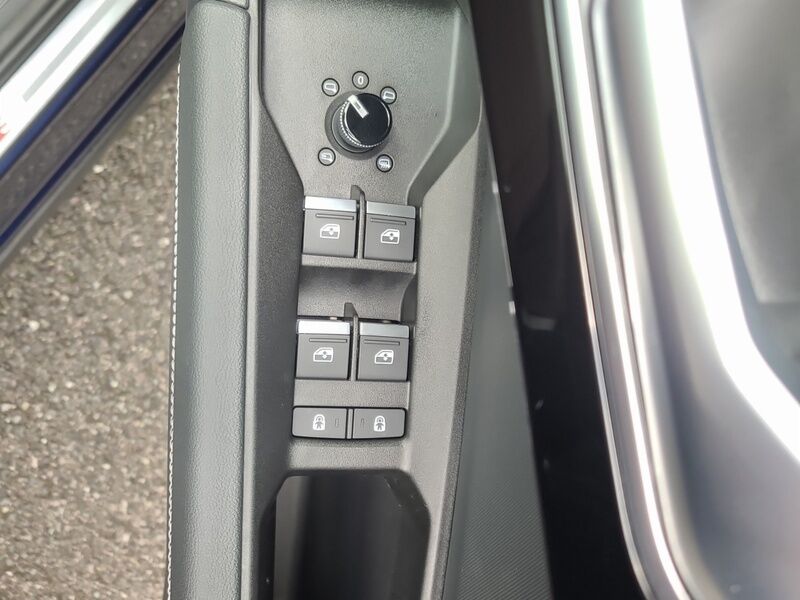 More views of Audi Q4 E-tron