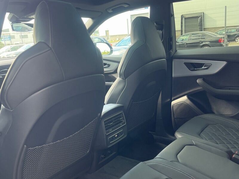 More views of Audi Q8