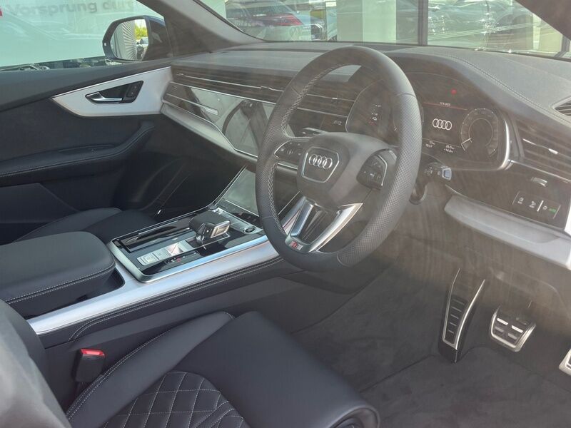 More views of Audi Q8