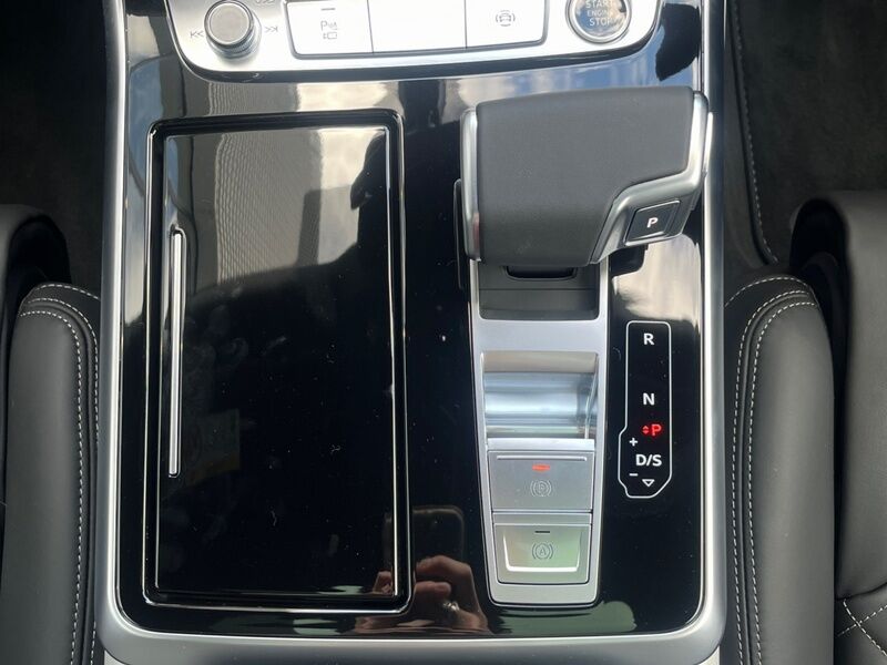 More views of Audi Q8